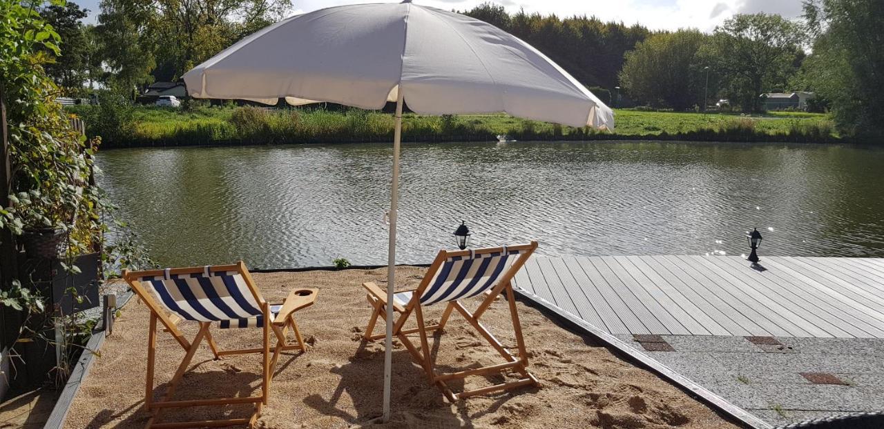 Villa Carafun Aan Het Water Ooltgensplaat Esterno foto