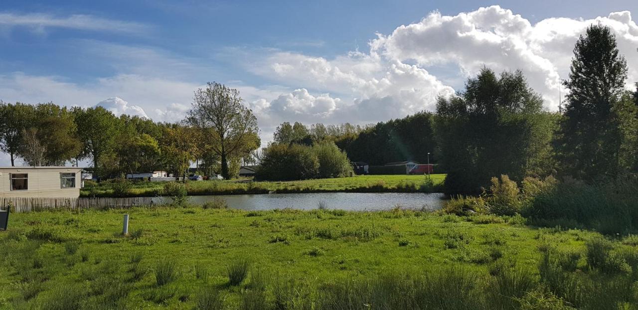 Villa Carafun Aan Het Water Ooltgensplaat Esterno foto