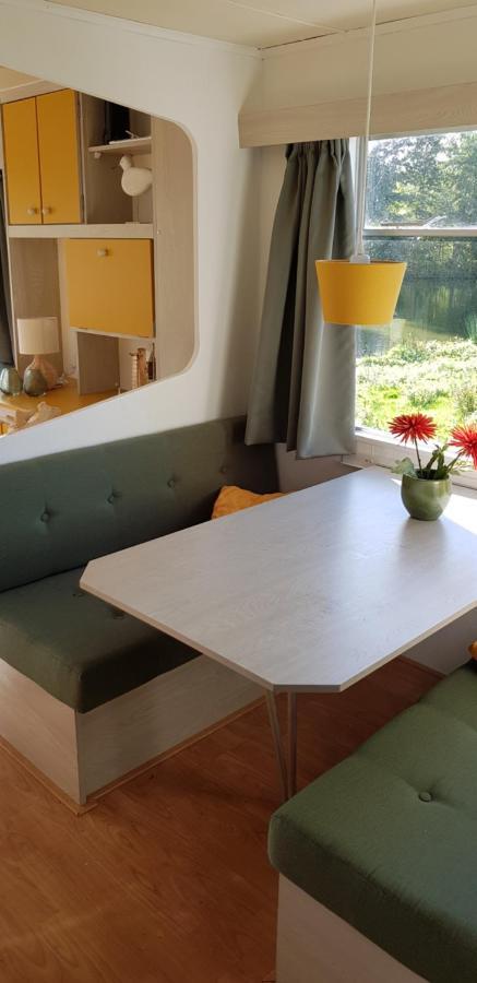Villa Carafun Aan Het Water Ooltgensplaat Esterno foto